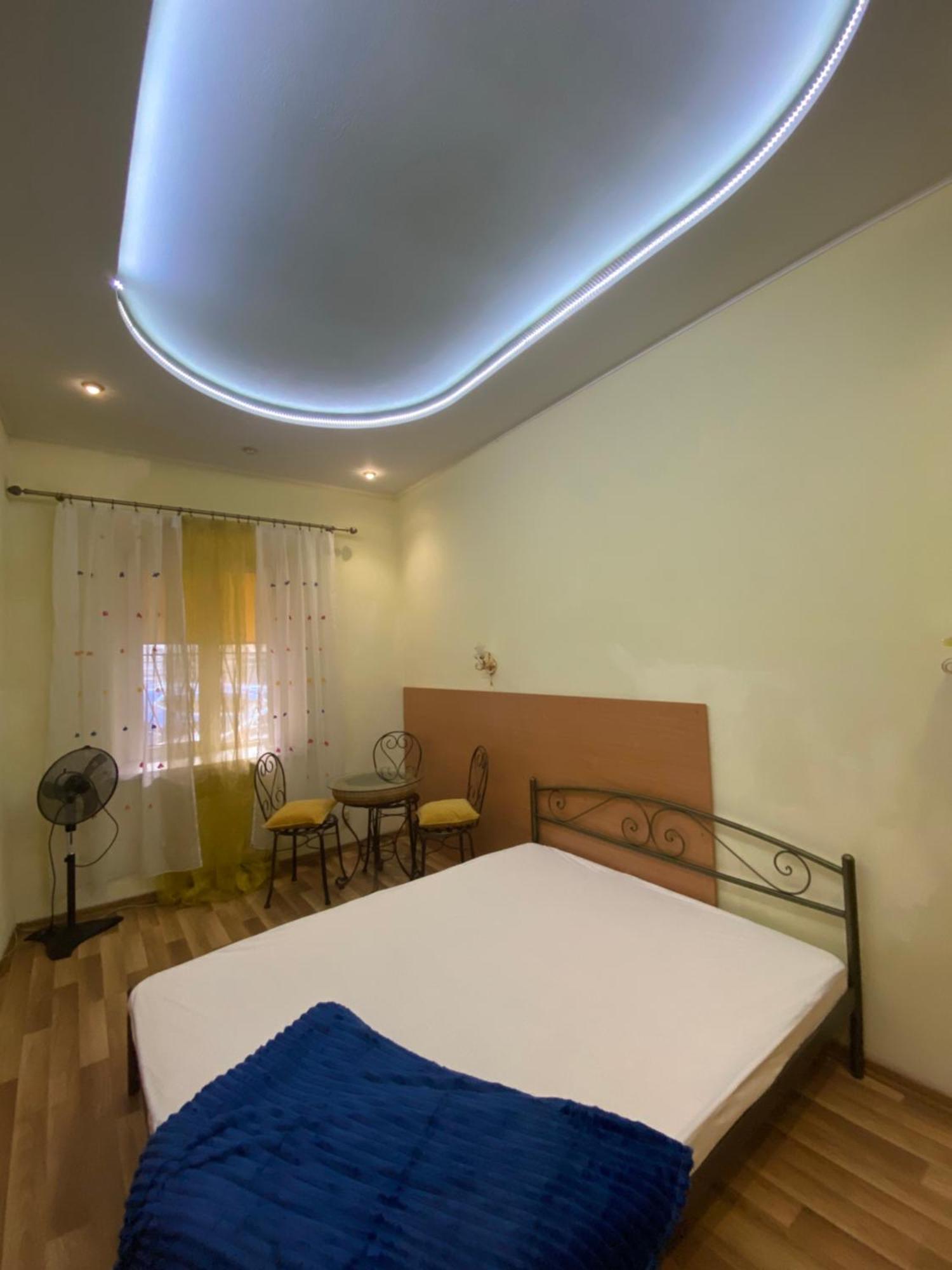 Aleksandr Apartment Odessa Exteriör bild