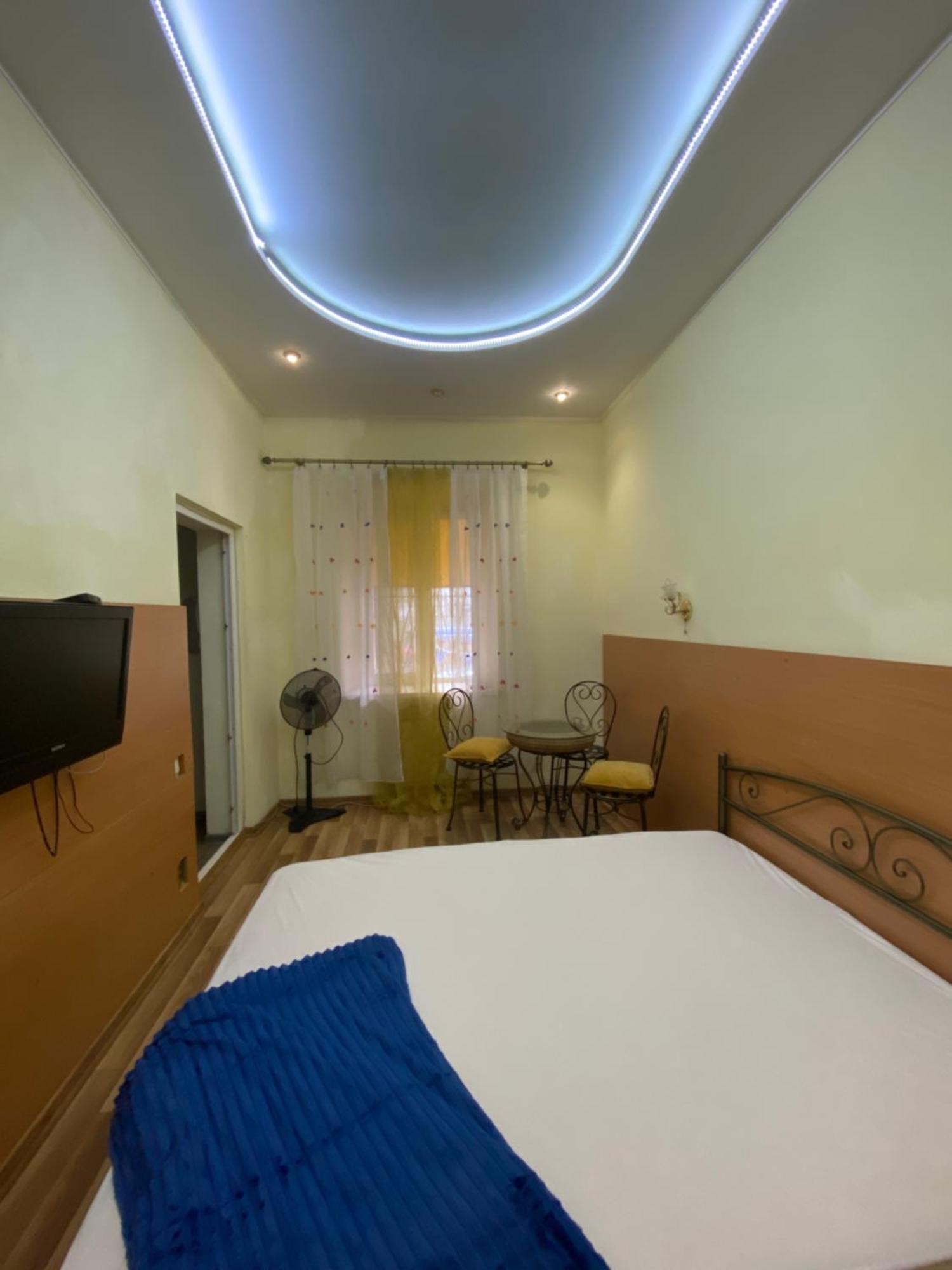 Aleksandr Apartment Odessa Exteriör bild
